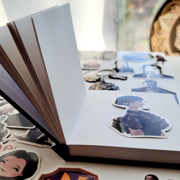 Wednesday Addams Gift Box - Picture 11 of 11